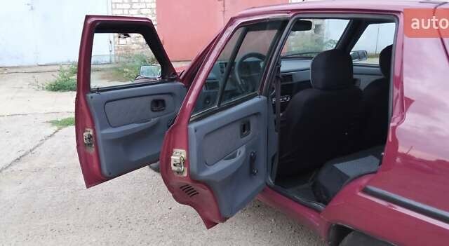 Красный ЗАЗ 1103 Славута, объемом двигателя 1.2 л и пробегом 130 тыс. км за 1350 $, фото 4 на Automoto.ua