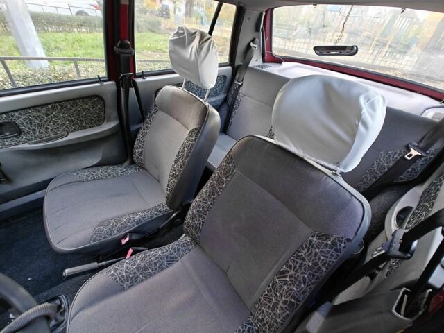 Красный ЗАЗ 1103 Славута, объемом двигателя 1.2 л и пробегом 100 тыс. км за 550 $, фото 6 на Automoto.ua