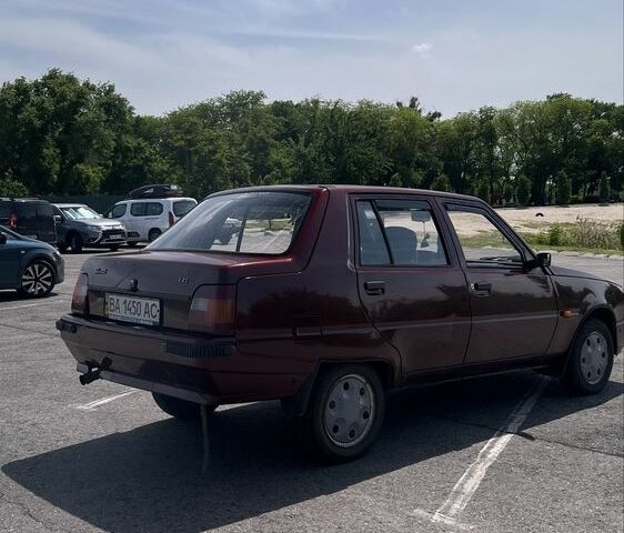 Красный ЗАЗ 1103 Славута, объемом двигателя 1.2 л и пробегом 85 тыс. км за 1088 $, фото 4 на Automoto.ua