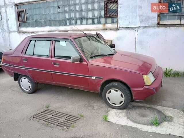 Красный ЗАЗ 1103 Славута, объемом двигателя 1.2 л и пробегом 180 тыс. км за 1200 $, фото 1 на Automoto.ua