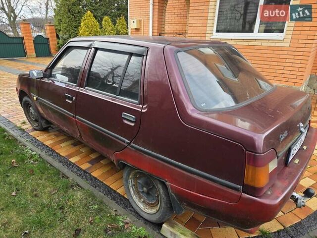 Красный ЗАЗ 1103 Славута, объемом двигателя 1.2 л и пробегом 100 тыс. км за 600 $, фото 3 на Automoto.ua