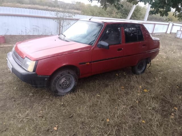 Красный ЗАЗ 1103 Славута, объемом двигателя 1.2 л и пробегом 170 тыс. км за 600 $, фото 1 на Automoto.ua