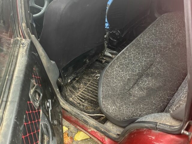 Красный ЗАЗ 1103 Славута, объемом двигателя 1 л и пробегом 100 тыс. км за 300 $, фото 3 на Automoto.ua