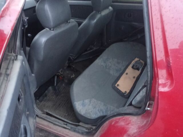 Красный ЗАЗ 1103 Славута, объемом двигателя 1 л и пробегом 221 тыс. км за 409 $, фото 6 на Automoto.ua