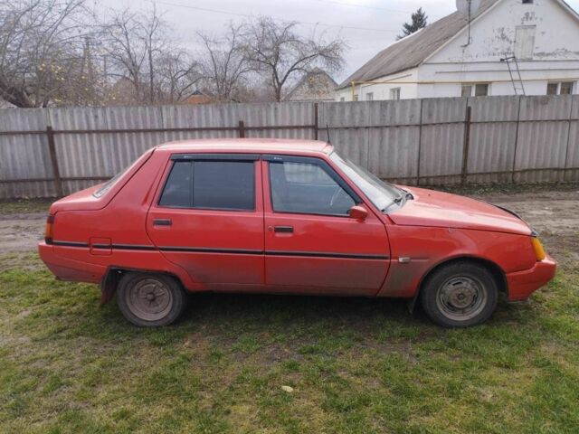 Красный ЗАЗ 1103 Славута, объемом двигателя 1.2 л и пробегом 99 тыс. км за 850 $, фото 9 на Automoto.ua