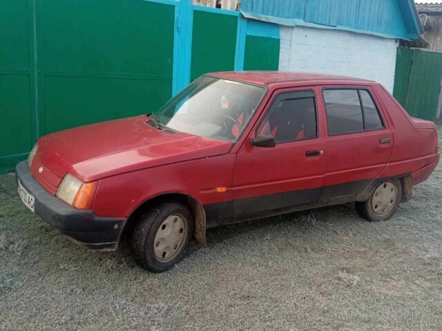 Красный ЗАЗ 1103 Славута, объемом двигателя 1.1 л и пробегом 300 тыс. км за 550 $, фото 2 на Automoto.ua