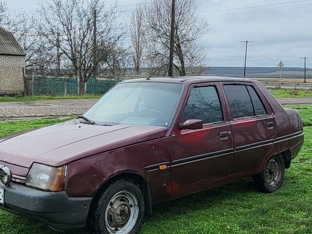 Красный ЗАЗ 1103 Славута, объемом двигателя 1.4 л и пробегом 160 тыс. км за 599 $, фото 6 на Automoto.ua