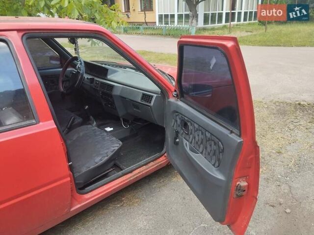 Красный ЗАЗ 1103 Славута, объемом двигателя 1.2 л и пробегом 240 тыс. км за 1050 $, фото 3 на Automoto.ua