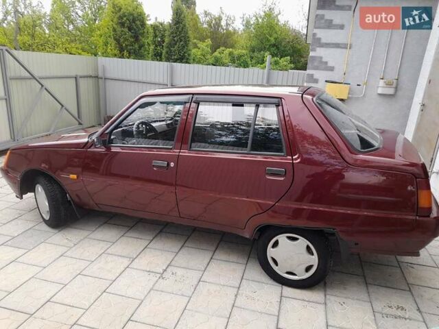 Красный ЗАЗ 1103 Славута, объемом двигателя 1.2 л и пробегом 120 тыс. км за 1250 $, фото 1 на Automoto.ua