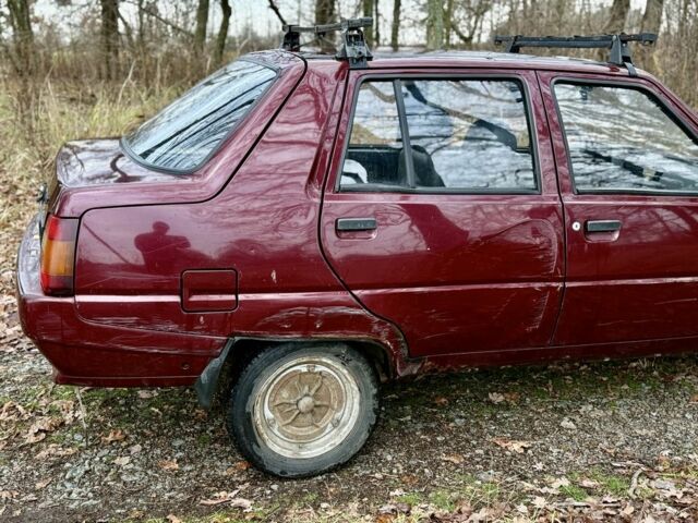 Червоний ЗАЗ 1103 Славута, об'ємом двигуна 1.2 л та пробігом 116 тис. км за 700 $, фото 5 на Automoto.ua