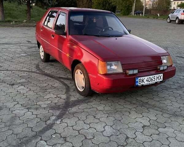 Красный ЗАЗ 1103 Славута, объемом двигателя 1.2 л и пробегом 127 тыс. км за 600 $, фото 7 на Automoto.ua