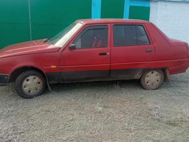 Красный ЗАЗ 1103 Славута, объемом двигателя 1.1 л и пробегом 300 тыс. км за 550 $, фото 1 на Automoto.ua