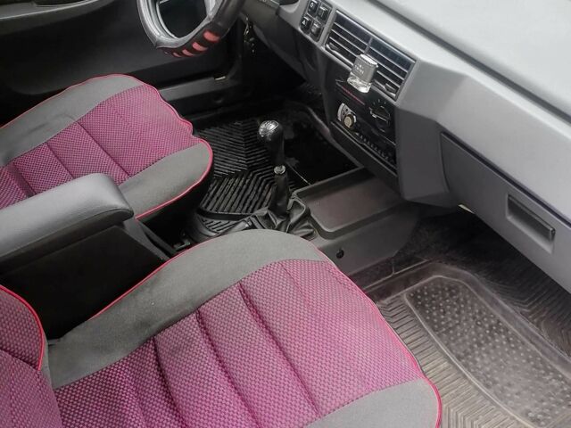 Красный ЗАЗ 1103 Славута, объемом двигателя 1.2 л и пробегом 117 тыс. км за 1000 $, фото 5 на Automoto.ua