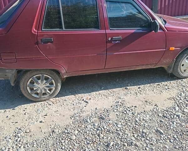 Червоний ЗАЗ 1103 Славута, об'ємом двигуна 1.2 л та пробігом 246 тис. км за 950 $, фото 3 на Automoto.ua