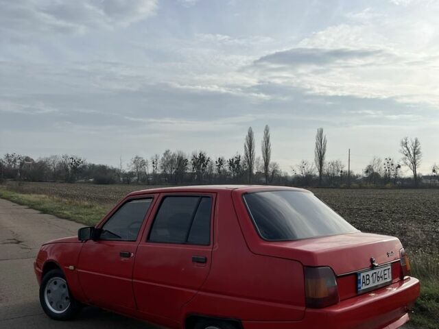 Красный ЗАЗ 1103 Славута, объемом двигателя 1.2 л и пробегом 220 тыс. км за 713 $, фото 3 на Automoto.ua