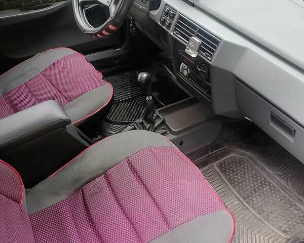 Красный ЗАЗ 1103 Славута, объемом двигателя 1.2 л и пробегом 117 тыс. км за 1000 $, фото 6 на Automoto.ua