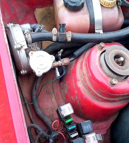 Красный ЗАЗ 1103 Славута, объемом двигателя 1.2 л и пробегом 280 тыс. км за 1100 $, фото 7 на Automoto.ua