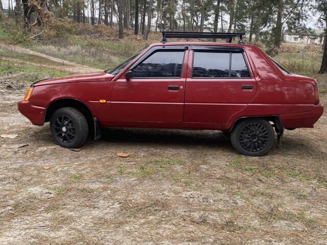 Красный ЗАЗ 1103 Славута, объемом двигателя 1.2 л и пробегом 140 тыс. км за 1200 $, фото 2 на Automoto.ua