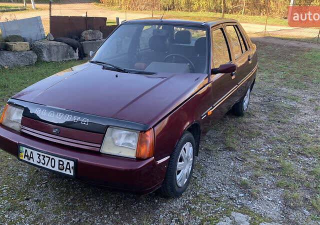 Красный ЗАЗ 1103 Славута, объемом двигателя 1.2 л и пробегом 166 тыс. км за 1350 $, фото 2 на Automoto.ua
