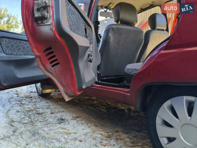 Червоний ЗАЗ 1103 Славута, об'ємом двигуна 1.2 л та пробігом 158 тис. км за 1250 $, фото 25 на Automoto.ua