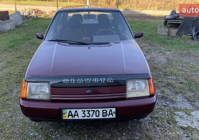 Красный ЗАЗ 1103 Славута, объемом двигателя 1.2 л и пробегом 166 тыс. км за 1350 $, фото 4 на Automoto.ua