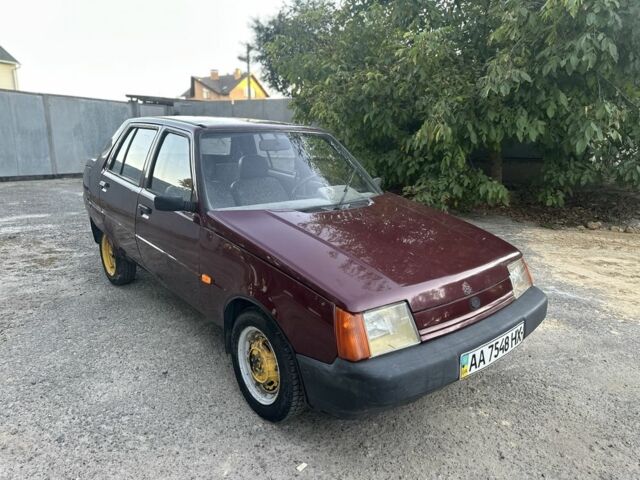 Красный ЗАЗ 1103 Славута, объемом двигателя 1.3 л и пробегом 150 тыс. км за 599 $, фото 7 на Automoto.ua