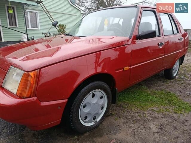 Красный ЗАЗ 1103 Славута, объемом двигателя 1.09 л и пробегом 48 тыс. км за 2350 $, фото 6 на Automoto.ua