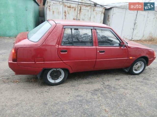 Красный ЗАЗ 1103 Славута, объемом двигателя 1.2 л и пробегом 65 тыс. км за 1800 $, фото 3 на Automoto.ua