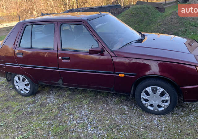 Красный ЗАЗ 1103 Славута, объемом двигателя 1.2 л и пробегом 166 тыс. км за 1350 $, фото 3 на Automoto.ua