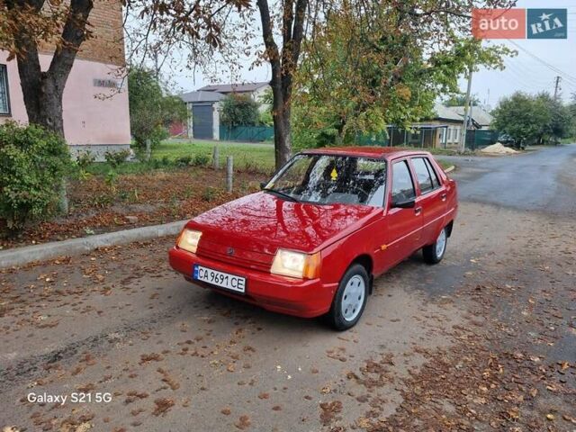 Красный ЗАЗ 1103 Славута, объемом двигателя 1.09 л и пробегом 47 тыс. км за 2100 $, фото 7 на Automoto.ua