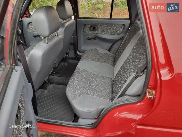 Красный ЗАЗ 1103 Славута, объемом двигателя 1.09 л и пробегом 47 тыс. км за 2100 $, фото 2 на Automoto.ua