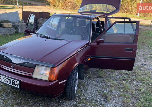 Красный ЗАЗ 1103 Славута, объемом двигателя 1.2 л и пробегом 166 тыс. км за 1350 $, фото 7 на Automoto.ua