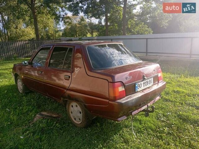 Красный ЗАЗ 1103 Славута, объемом двигателя 1.2 л и пробегом 105 тыс. км за 900 $, фото 3 на Automoto.ua