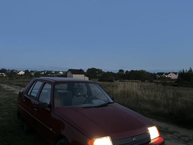 ЗАЗ 1103 Славута 2007 у Яворове на Automoto.ua Червоний ЗАЗ 1103 Славута, об'ємом двигуна 1.2 л та пробігом 300 тис. км за 524 $, фото 1 на Automoto.ua