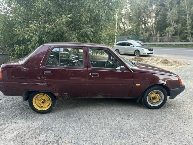 Красный ЗАЗ 1103 Славута, объемом двигателя 1.3 л и пробегом 150 тыс. км за 599 $, фото 5 на Automoto.ua