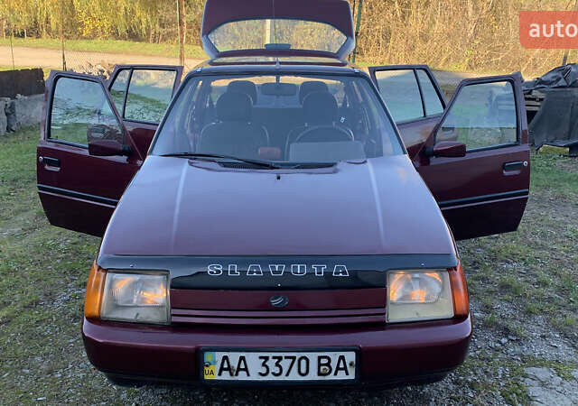 Красный ЗАЗ 1103 Славута, объемом двигателя 1.2 л и пробегом 166 тыс. км за 1350 $, фото 8 на Automoto.ua