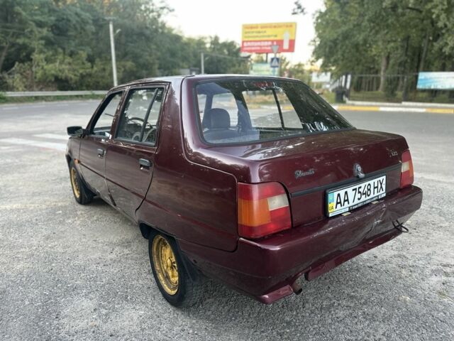 Красный ЗАЗ 1103 Славута, объемом двигателя 1.3 л и пробегом 150 тыс. км за 599 $, фото 3 на Automoto.ua