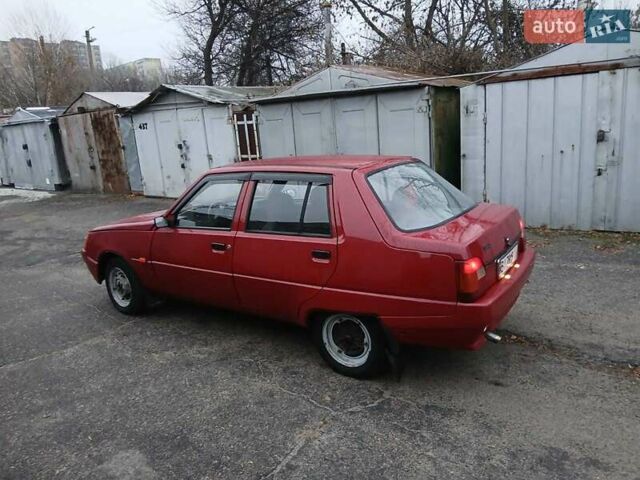 Красный ЗАЗ 1103 Славута, объемом двигателя 1.2 л и пробегом 65 тыс. км за 1800 $, фото 5 на Automoto.ua