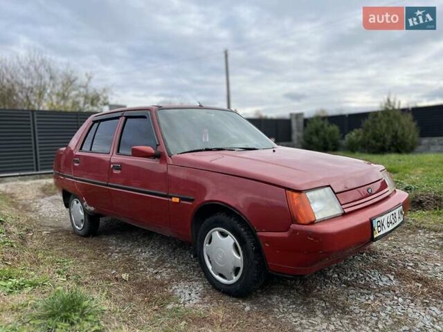 Красный ЗАЗ 1103 Славута, объемом двигателя 1.3 л и пробегом 120 тыс. км за 1300 $, фото 1 на Automoto.ua
