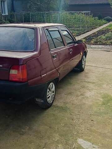 Красный ЗАЗ 1103 Славута, объемом двигателя 1.3 л и пробегом 142 тыс. км за 2000 $, фото 3 на Automoto.ua