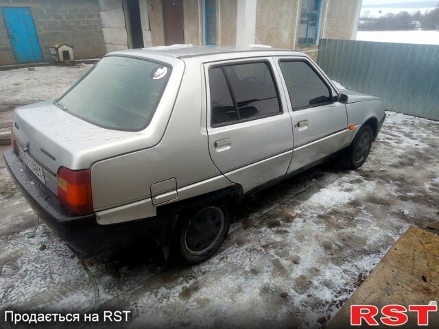 ЗАЗ 1103 Славута, объемом двигателя 1.2 л и пробегом 33 тыс. км за 1400 $, фото 4 на Automoto.ua