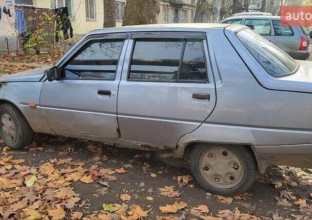 ЗАЗ 1103 Славута, объемом двигателя 1.3 л и пробегом 250 тыс. км за 350 $, фото 3 на Automoto.ua