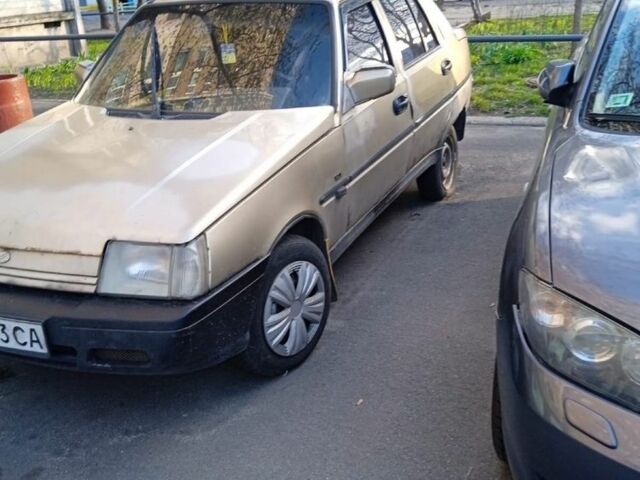 Жовтий ЗАЗ 1103 Славута, об'ємом двигуна 1.2 л та пробігом 200 тис. км за 25000 $, фото 1 на Automoto.ua