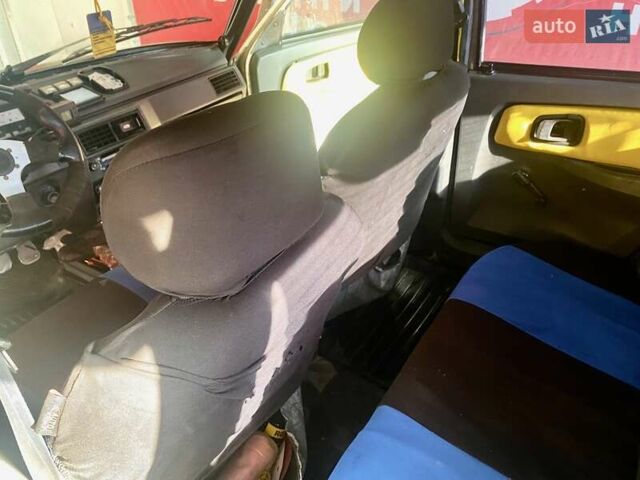 Жовтий ЗАЗ 1103 Славута, об'ємом двигуна 1.2 л та пробігом 330 тис. км за 551 $, фото 4 на Automoto.ua