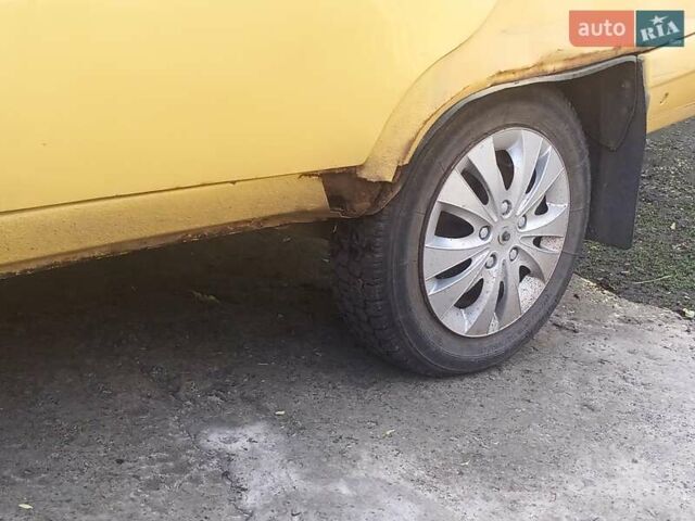 Желтый ЗАЗ 1103 Славута, объемом двигателя 1.2 л и пробегом 116 тыс. км за 900 $, фото 4 на Automoto.ua