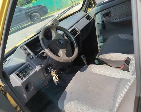 Жовтий ЗАЗ 1103 Славута, об'ємом двигуна 1.2 л та пробігом 167 тис. км за 1200 $, фото 3 на Automoto.ua