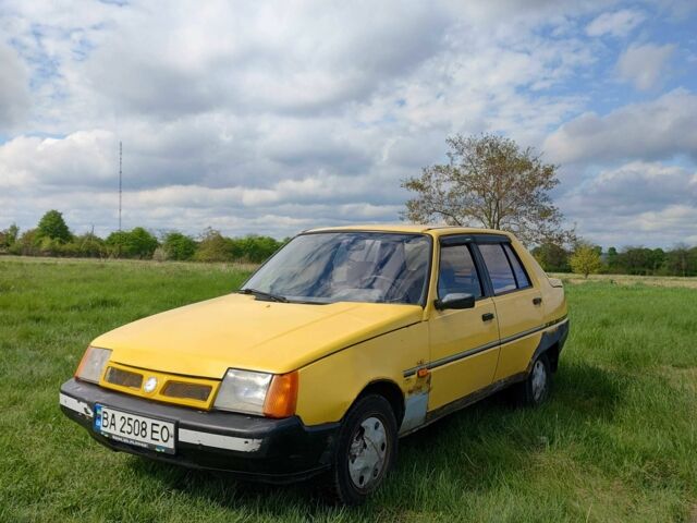 Желтый ЗАЗ 1103 Славута, объемом двигателя 0.12 л и пробегом 131 тыс. км за 1250 $, фото 1 на Automoto.ua