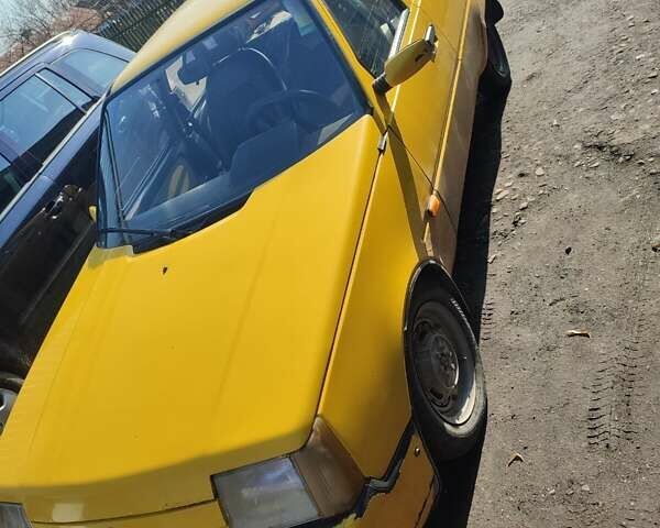 Желтый ЗАЗ 1103 Славута, объемом двигателя 1.2 л и пробегом 100 тыс. км за 600 $, фото 1 на Automoto.ua