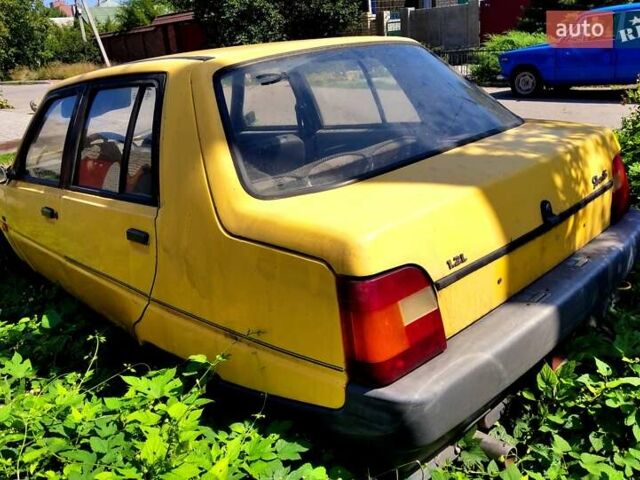 Жовтий ЗАЗ 1103 Славута, об'ємом двигуна 1.2 л та пробігом 121 тис. км за 777 $, фото 3 на Automoto.ua