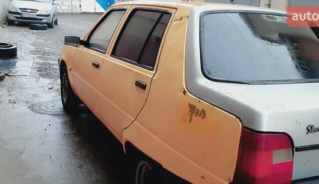 Жовтий ЗАЗ 1103 Славута, об'ємом двигуна 1.2 л та пробігом 102 тис. км за 600 $, фото 3 на Automoto.ua